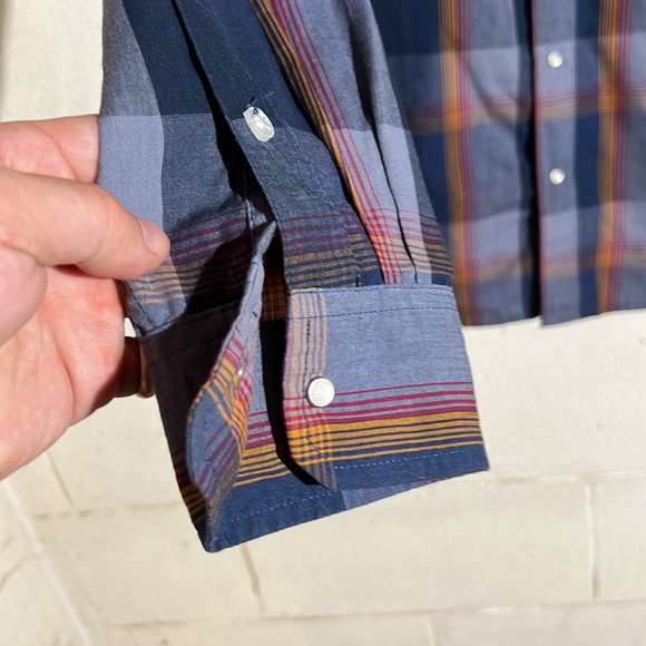 Levi’s Pearl Snap Flannel LS - Picture 5 of 6